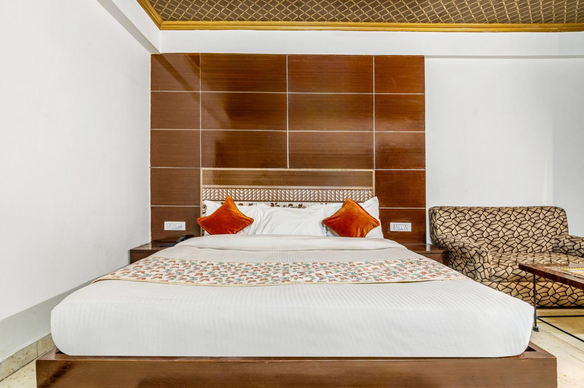 โฮเต็ล ไนซ์ พาเลซ Hotel เดลี ภายนอก รูปภาพ