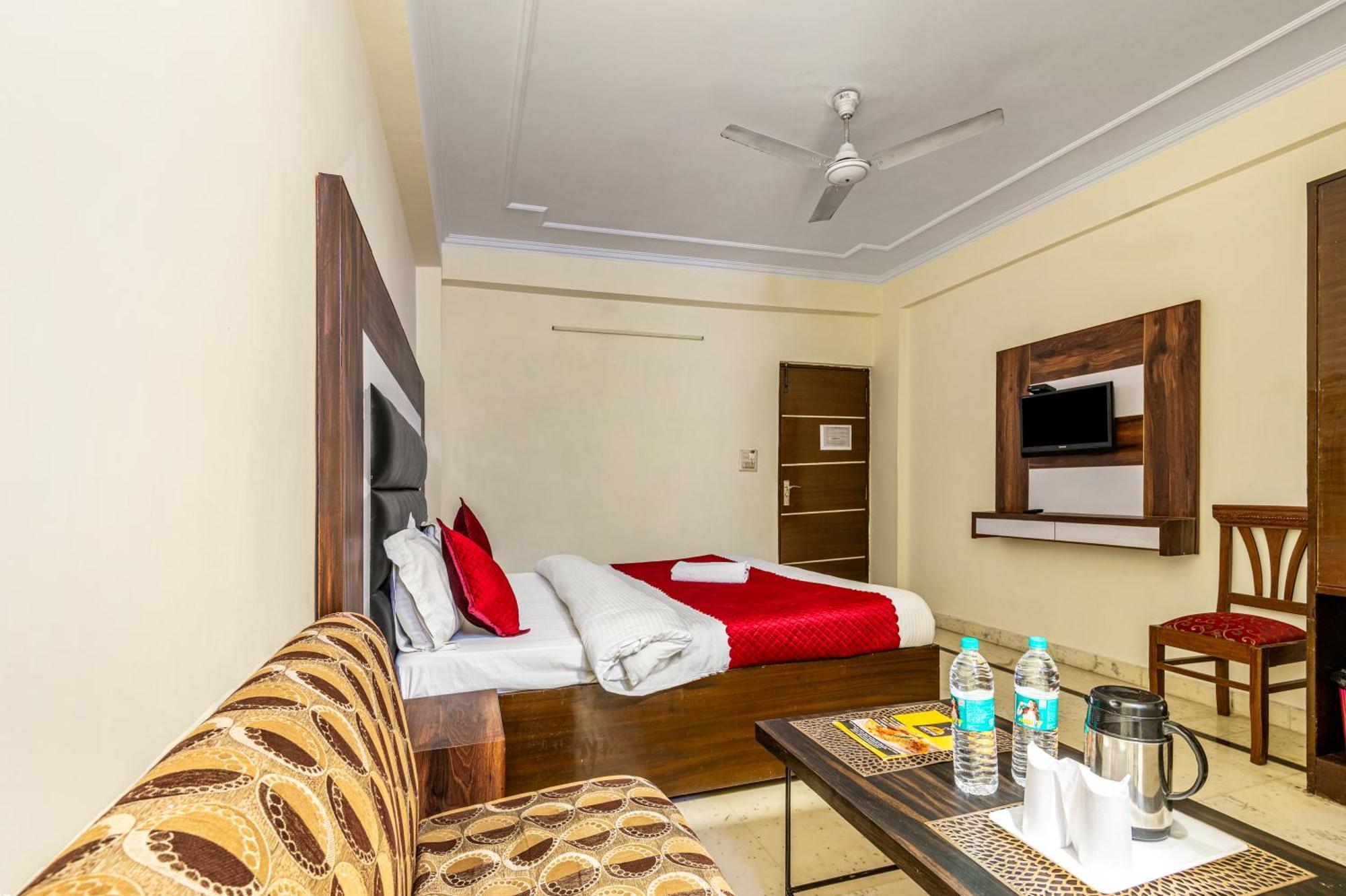โฮเต็ล ไนซ์ พาเลซ Hotel เดลี ภายนอก รูปภาพ